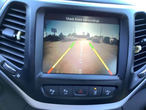 Used 2014 Jeep Cherokee Limited w/ Technology Group AWD/4WD image 50