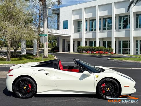 Used 2018 Ferrari 488 Spider image 61
