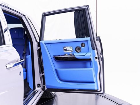 Used 2024 Rolls-Royce Phantom Sedan w/ The Phantom Package RWD image 44