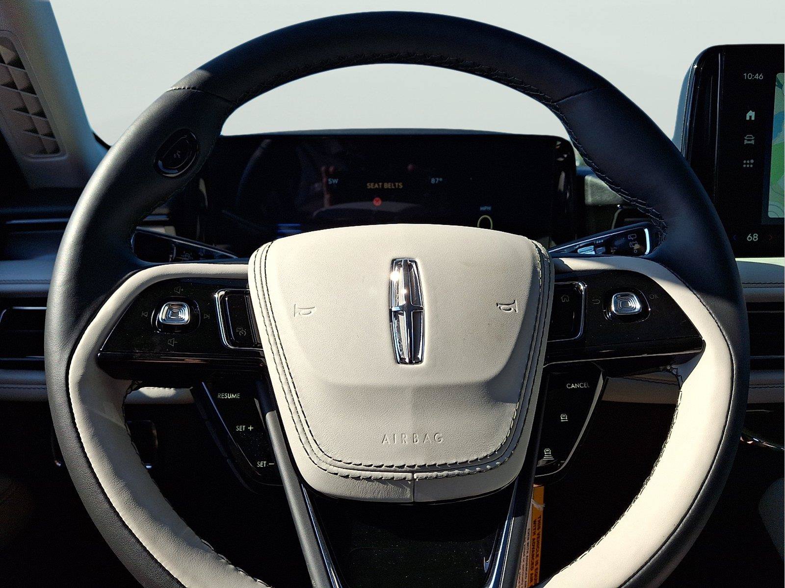 New 2026 Lincoln Aviator AWD image 13