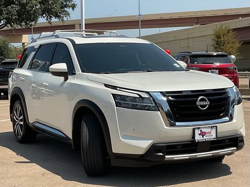Used 2024 Nissan Pathfinder Platinum w/ Cargo Package FWD image 3