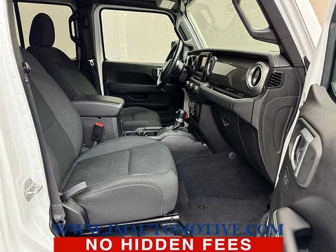 Used 2019 Jeep Wrangler Unlimited Sahara w/ Cold Weather Group AWD/4WD image 18