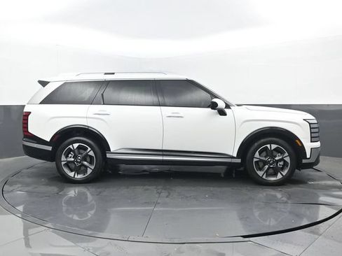 Used 2026 Hyundai Palisade Limited AWD/4WD image 2