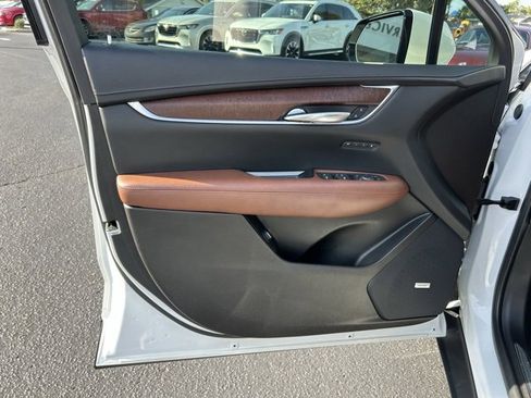 Used 2021 Cadillac XT5 Premium Luxury image 12