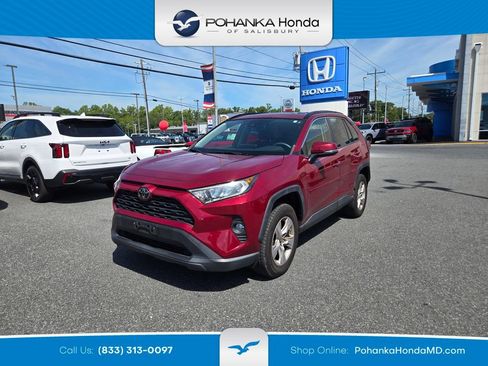 Used 2019 Toyota RAV4 XLE w/ Convenience Package AWD/4WD image 1