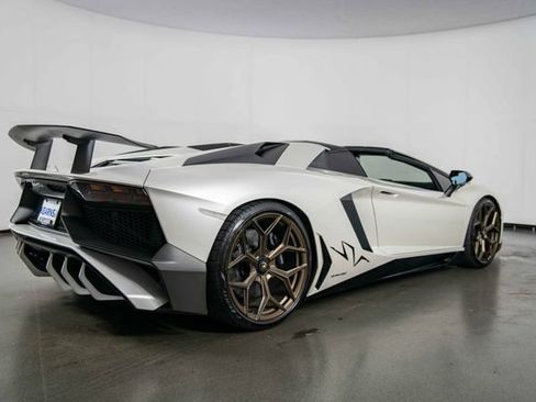 Used 2016 Lamborghini Aventador LP 750-4 Superveloce AWD/4WD image 8