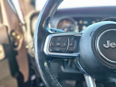 Used 2022 Jeep Wrangler Unlimited Sahara w/ Dual Top Group image 23