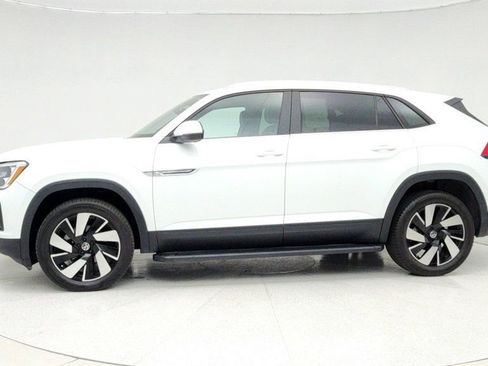 Used 2024 Volkswagen Atlas Cross Sport SE image 8