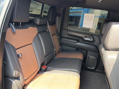 Used 2024 Chevrolet Silverado 2500 High Country w/ Technology Package image 13