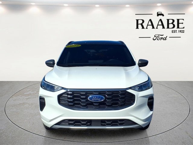 Used 2024 Ford Escape ST-Line w/ Tech Pack #1 AWD/4WD image 2
