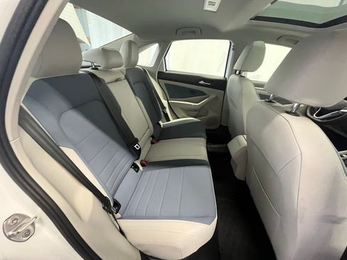 Certified 2025 Volkswagen Jetta SE image 25