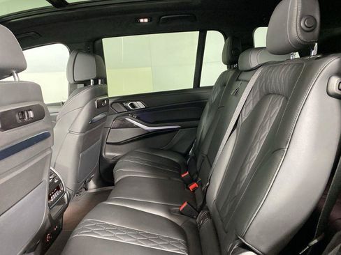 Used 2025 BMW X7 M60i w/ Climate Comfort Package AWD/4WD image 22