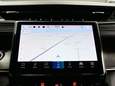 Used 2023 Jeep Grand Cherokee Limited w/ MOPAR Finishing Package image 20