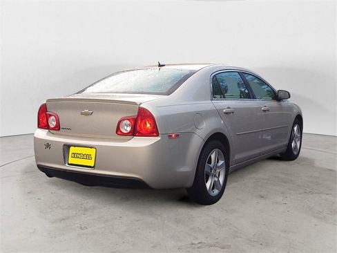 Used 2010 Chevrolet Malibu LS image 5