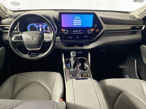 Used 2023 Toyota Highlander Limited image 30