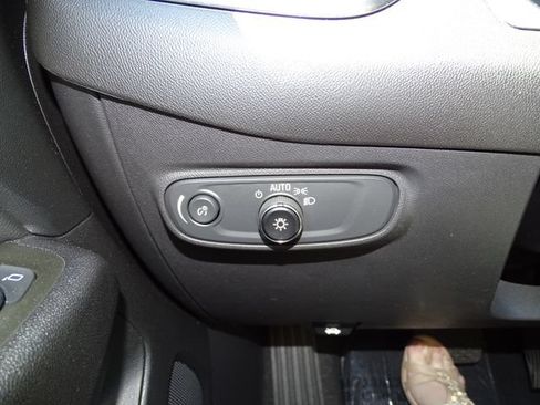 Used 2023 Chevrolet Equinox LT FWD image 20