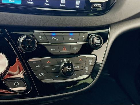 New 2026 Chrysler Voyager LX image 10