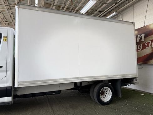 Used 2019 Ford Transit 350 156 DRW image 2