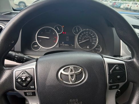 Used 2016 Toyota Tundra SR5 w/ SR5 Upgrade Package RWD image 11