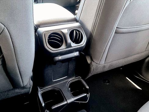 Used 2023 Jeep Wrangler Sport S image 31