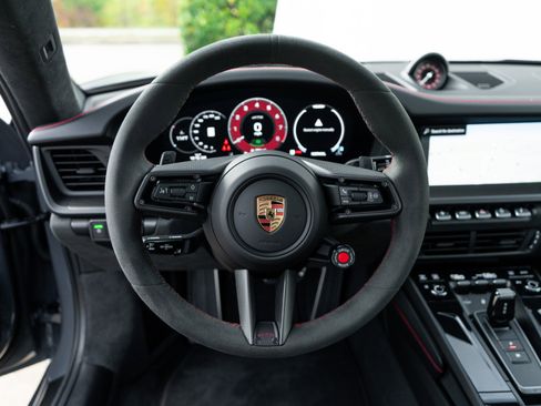 Used 2025 Porsche 911 Carrera 4 GTS image 8