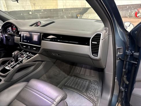 Used 2019 Porsche Cayenne AWD/4WD image 19