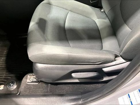 Used 2020 Toyota RAV4 LE AWD/4WD image 23