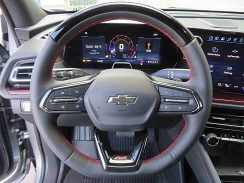 New 2026 Chevrolet Traverse RS w/ LPO, Floor Liner Package image 4