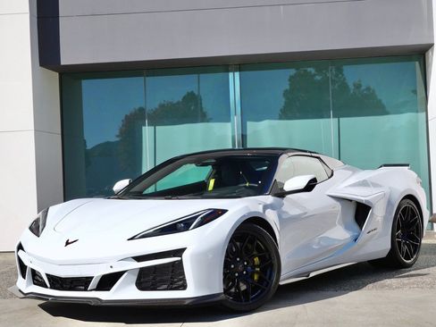 Used 2024 Chevrolet Corvette Z06 image 3