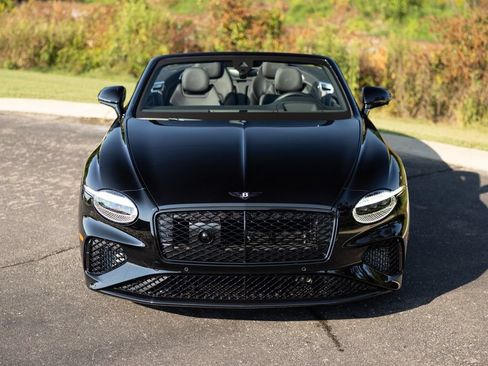 Certified 2025 Bentley Continental GTC AWD/4WD image 16