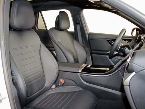 Certified 2025 Mercedes-Benz GLC 300 4MATIC image 31