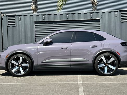 Used 2024 Porsche Macan 4 Electric image 2