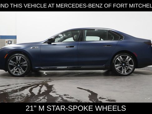 Used 2025 BMW i7 M70 w/ Executive Package image 4