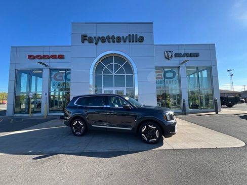Used 2025 Kia Telluride S AWD/4WD image 12