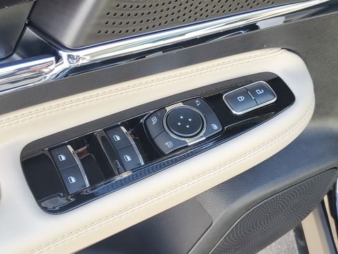 New 2026 Lincoln Corsair Premiere image 10