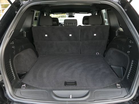 Used 2021 Jeep Grand Cherokee Laredo image 25