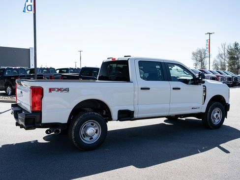 New 2026 Ford F350 XL w/ FX4 Off-Road Package AWD/4WD image 10