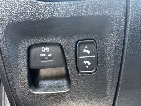 Used 2022 RAM 1500 Big Horn AWD/4WD image 18