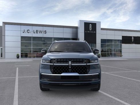 New 2026 Lincoln Navigator Reserve w/ Jet Appearance Package AWD/4WD image 7
