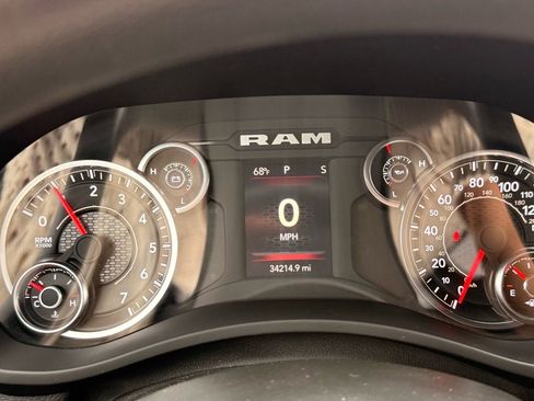 Used 2024 RAM 2500 Tradesman w/ Chrome Appearance Group image 18