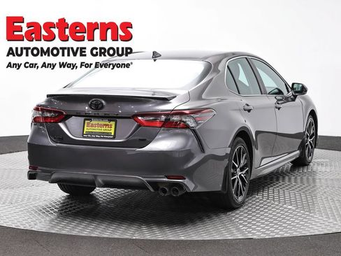 Used 2024 Toyota Camry SE FWD image 5