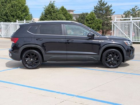 Used 2022 Volkswagen Taos SE FWD image 5