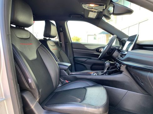 Used 2025 Jeep Compass Trailhawk w/ Trailer Tow Group image 34