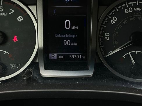 Used 2016 Toyota Tacoma SR5 w/ Towing Package image 37