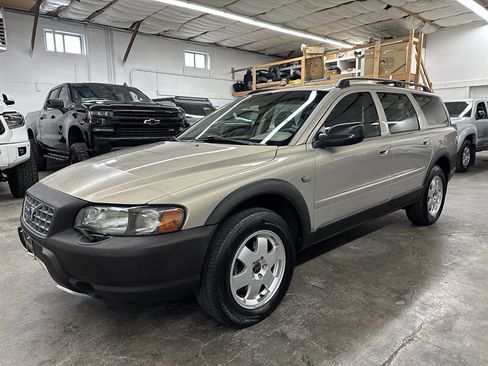 Used 2002 Volvo V70 Cross Country AWD/4WD image 6