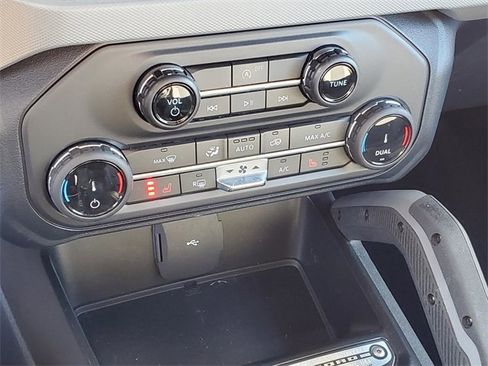 Used 2022 Ford Bronco Big Bend w/ Sasquatch Package image 20