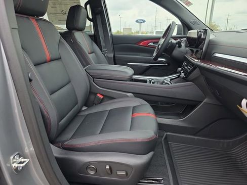 New 2026 Chevrolet Traverse RS image 16