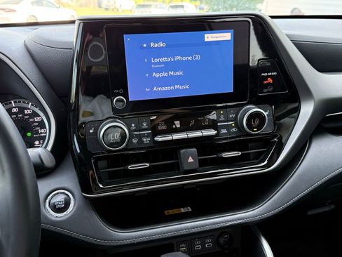 Used 2023 Toyota Highlander XLE image 41