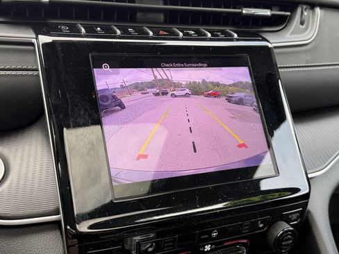 Used 2025 Jeep Grand Cherokee Altitude AWD/4WD image 19