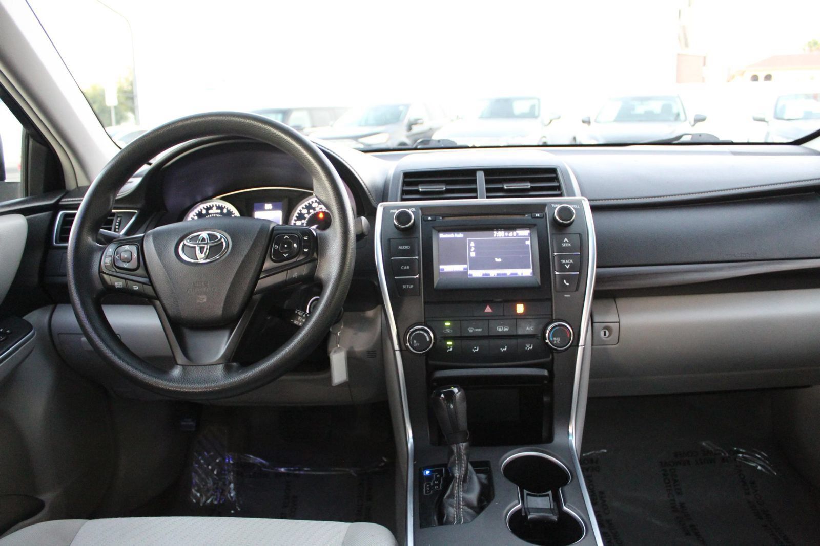 Used 2017 Toyota Camry LE FWD image 13